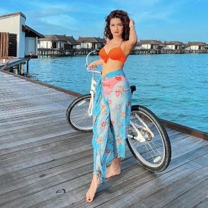 Avneet Kaur Instagram Pic - Social Media Star Avneet Kaur Went Bold In Maldives, Sensuous Look In Bikini-Pic Credit Google